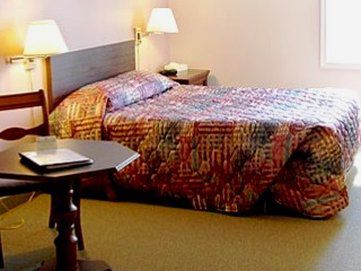 Eagle'S Lodge Motel Ellsworth Room photo